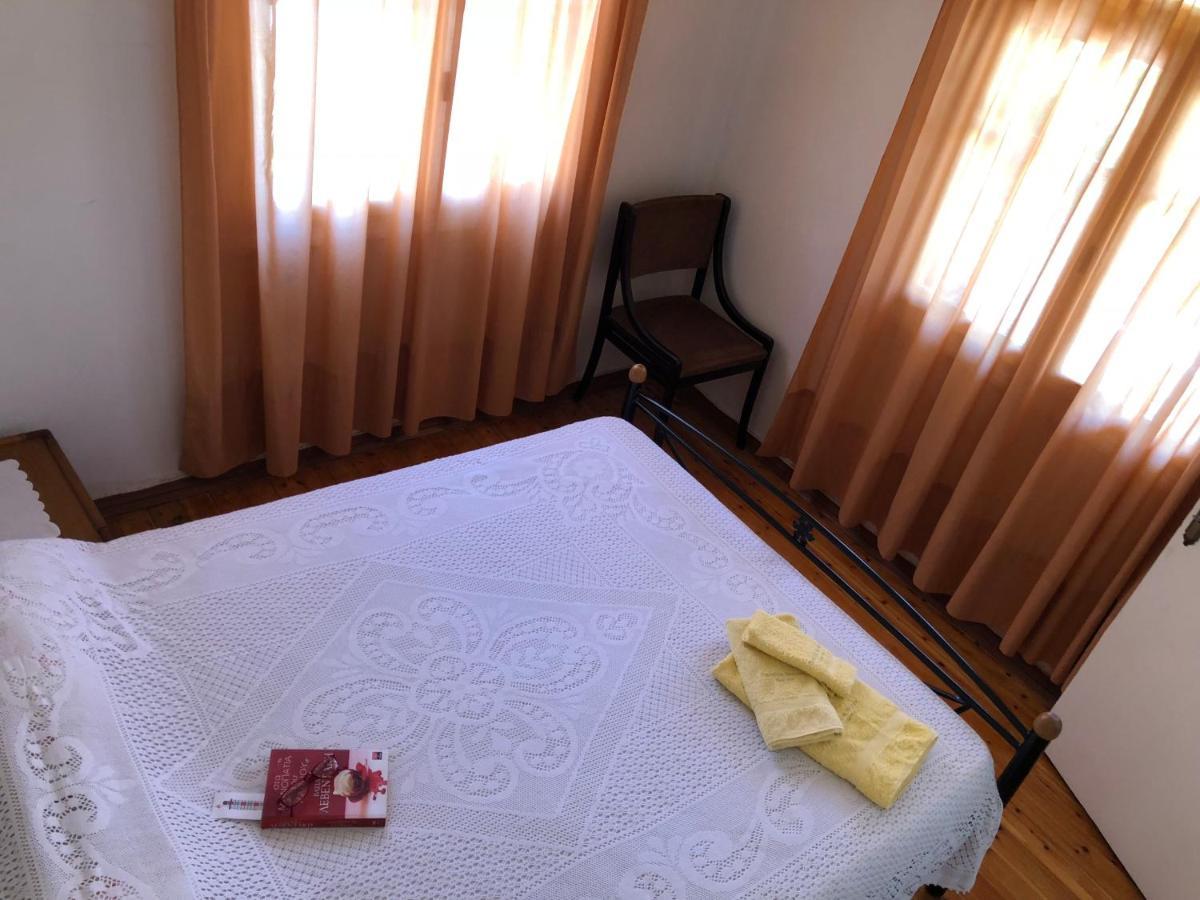 Martha IV Apartment Amaliada Bagian luar foto